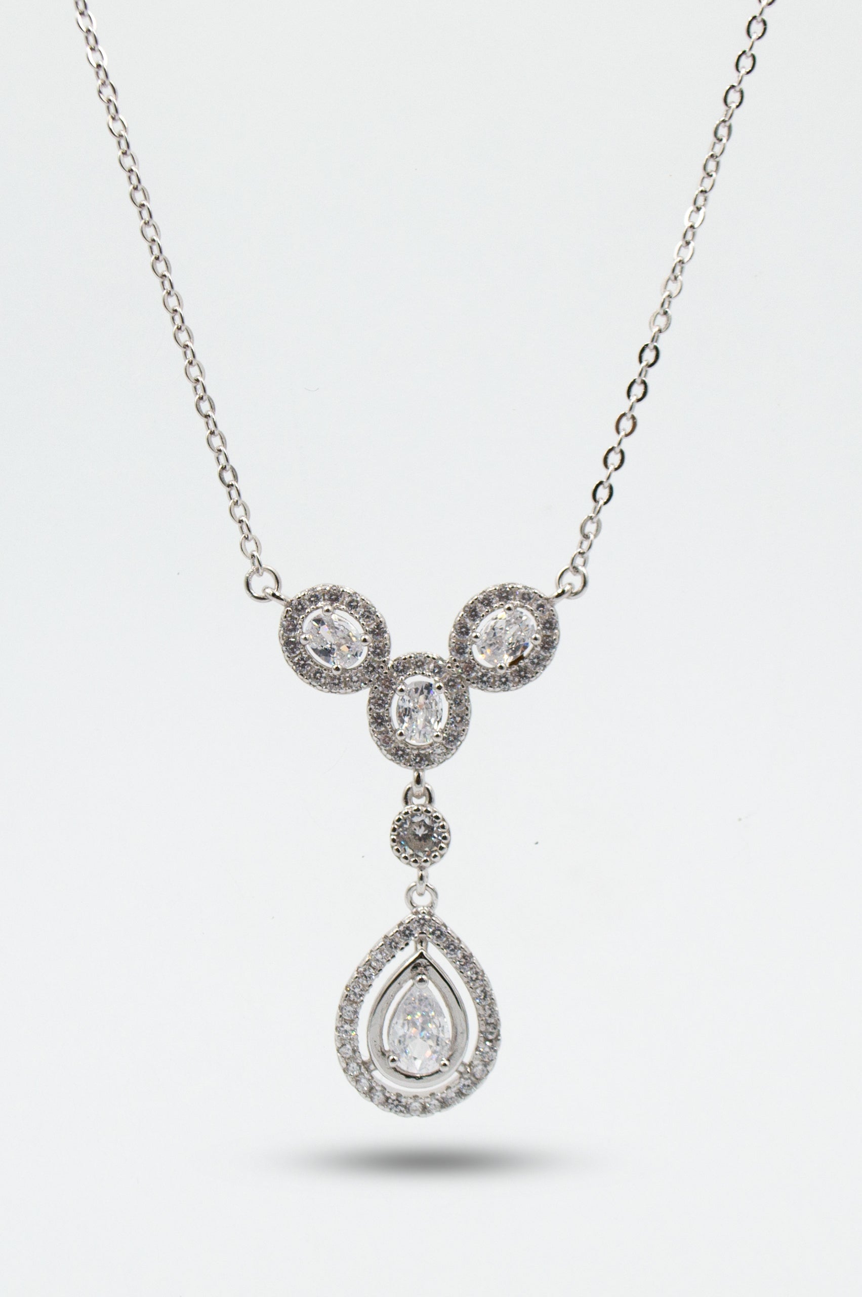 COLLAR COLGANTE HALOS OVALADOS