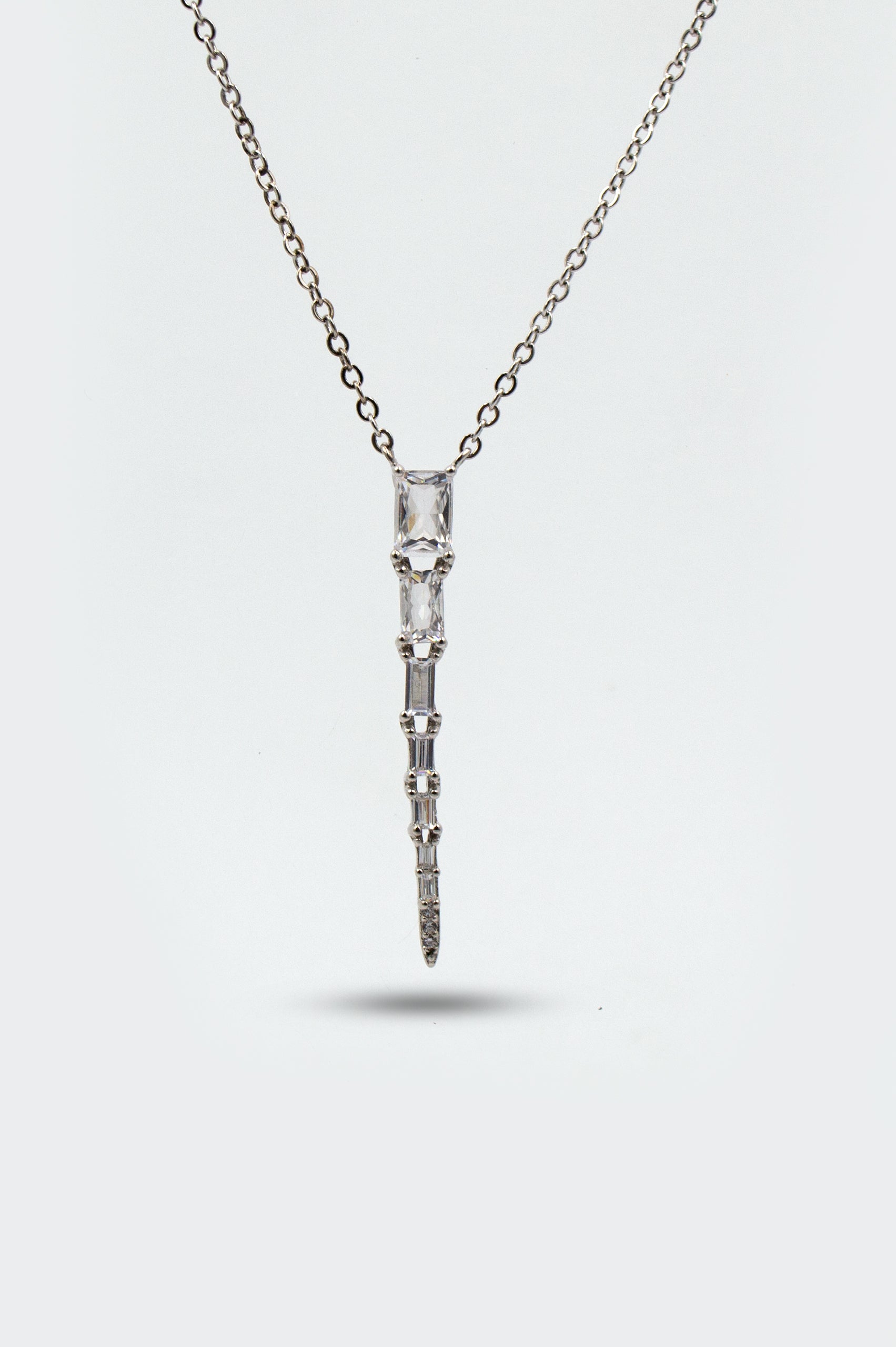 COLLAR DE PICO BLANCO