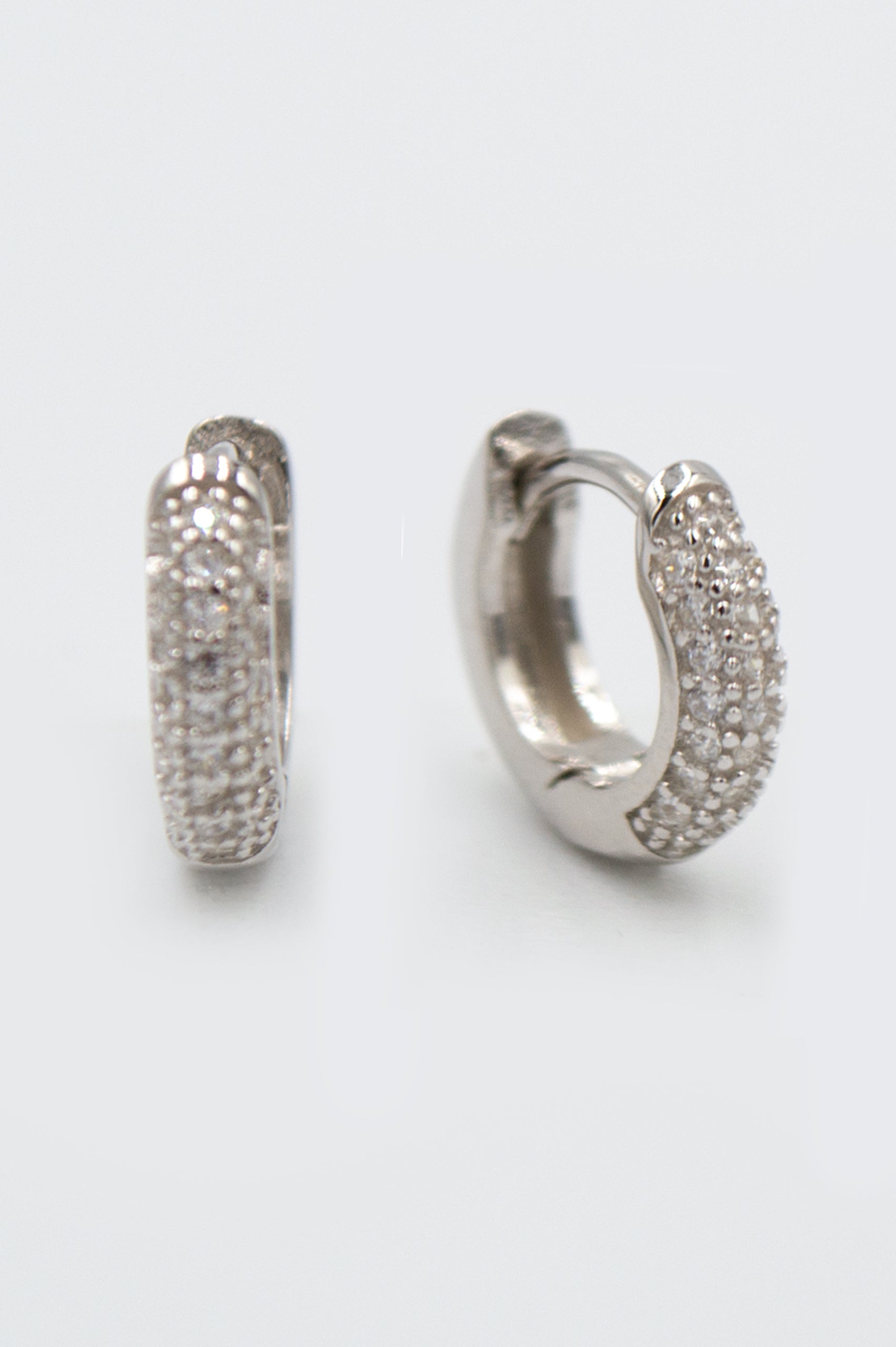 ARRACADAS CHICAS CON BRILLANTES