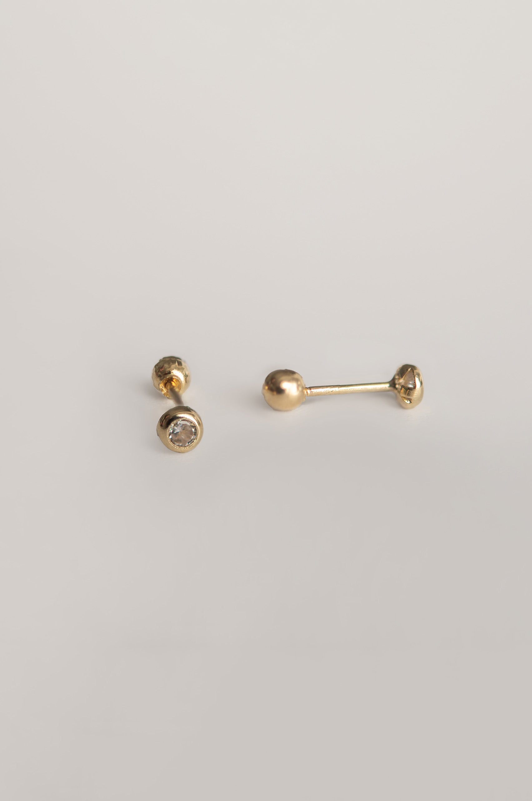 BROQUELES BICEL DE 14K | 3 Tamaños