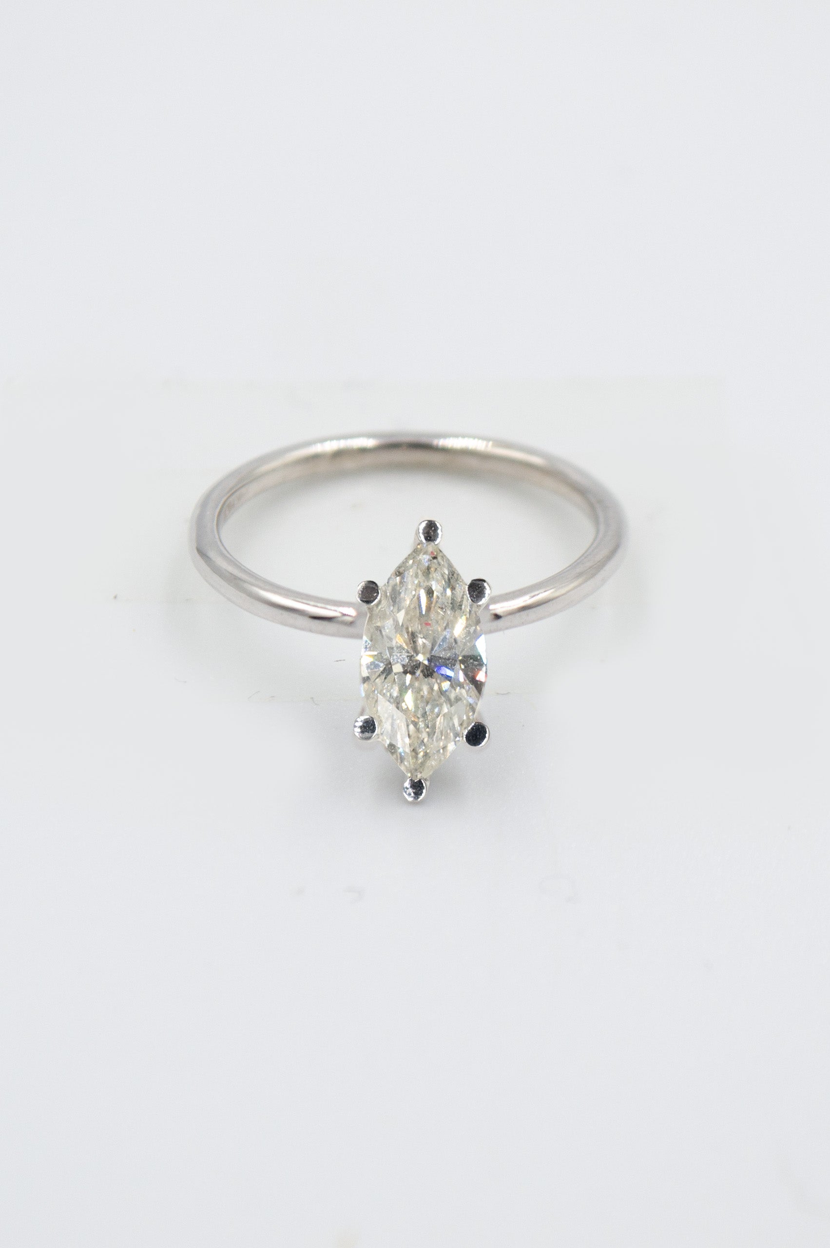 ANILLO MARQUISE
