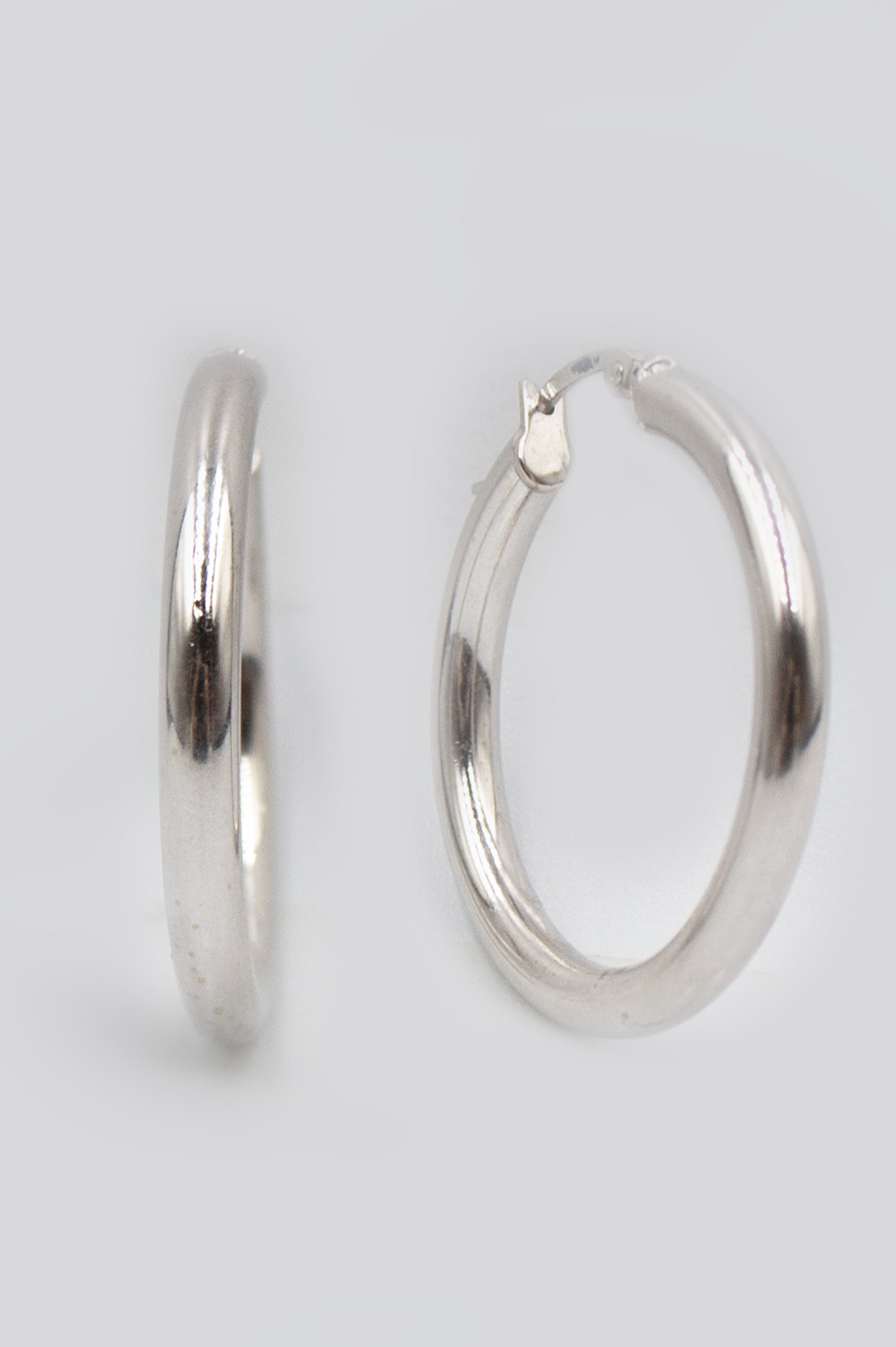 ARRACADAS DE ORO BLANCO LISAS