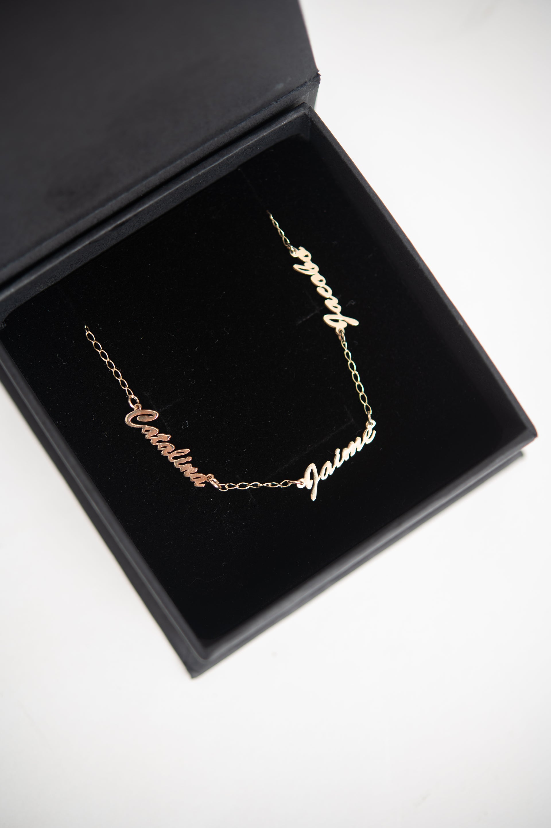 COLLAR PERSONALIZADO CON 3 NOMBRES