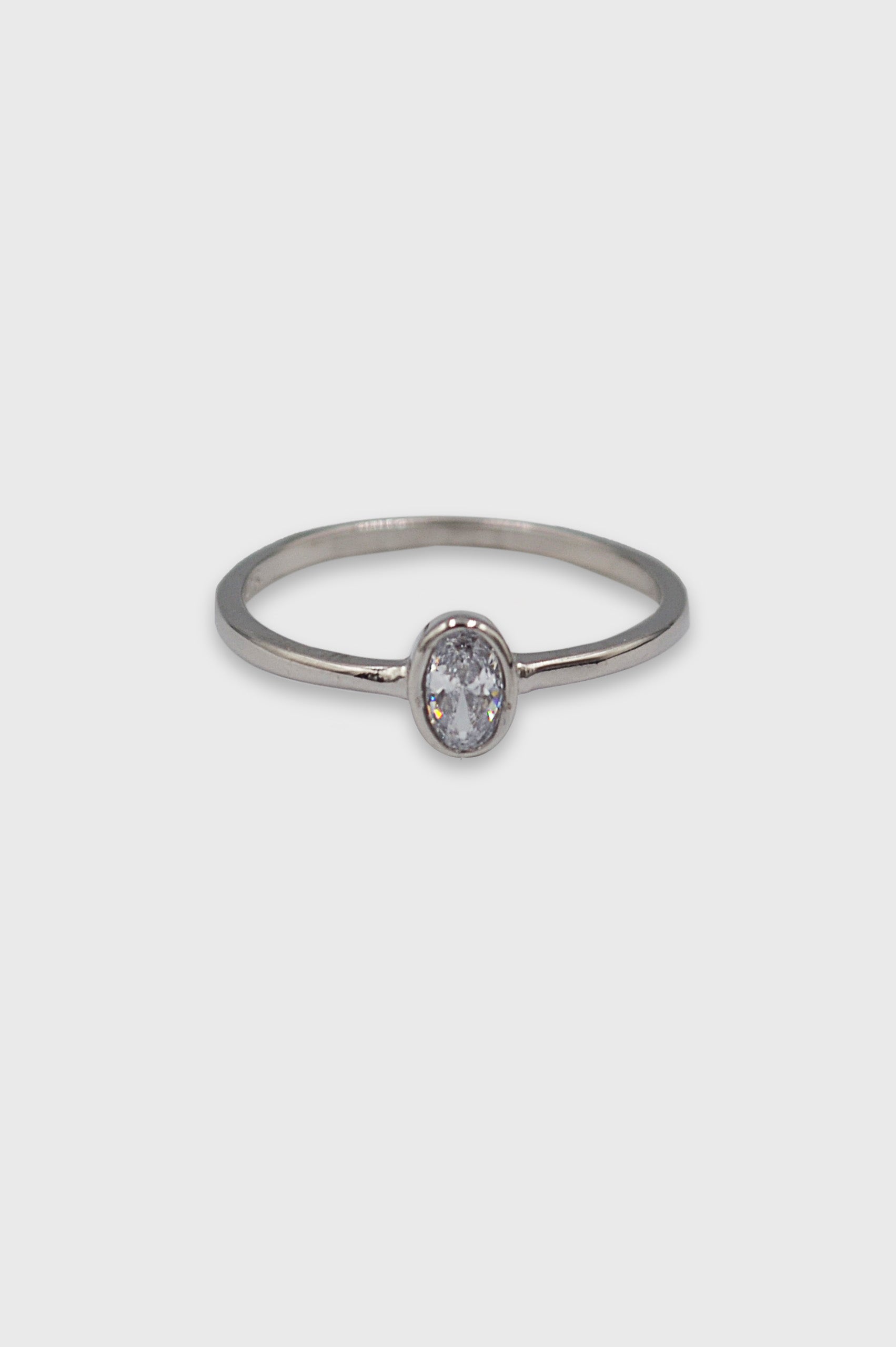 ANILLO LISO PIEDRA OVALADA
