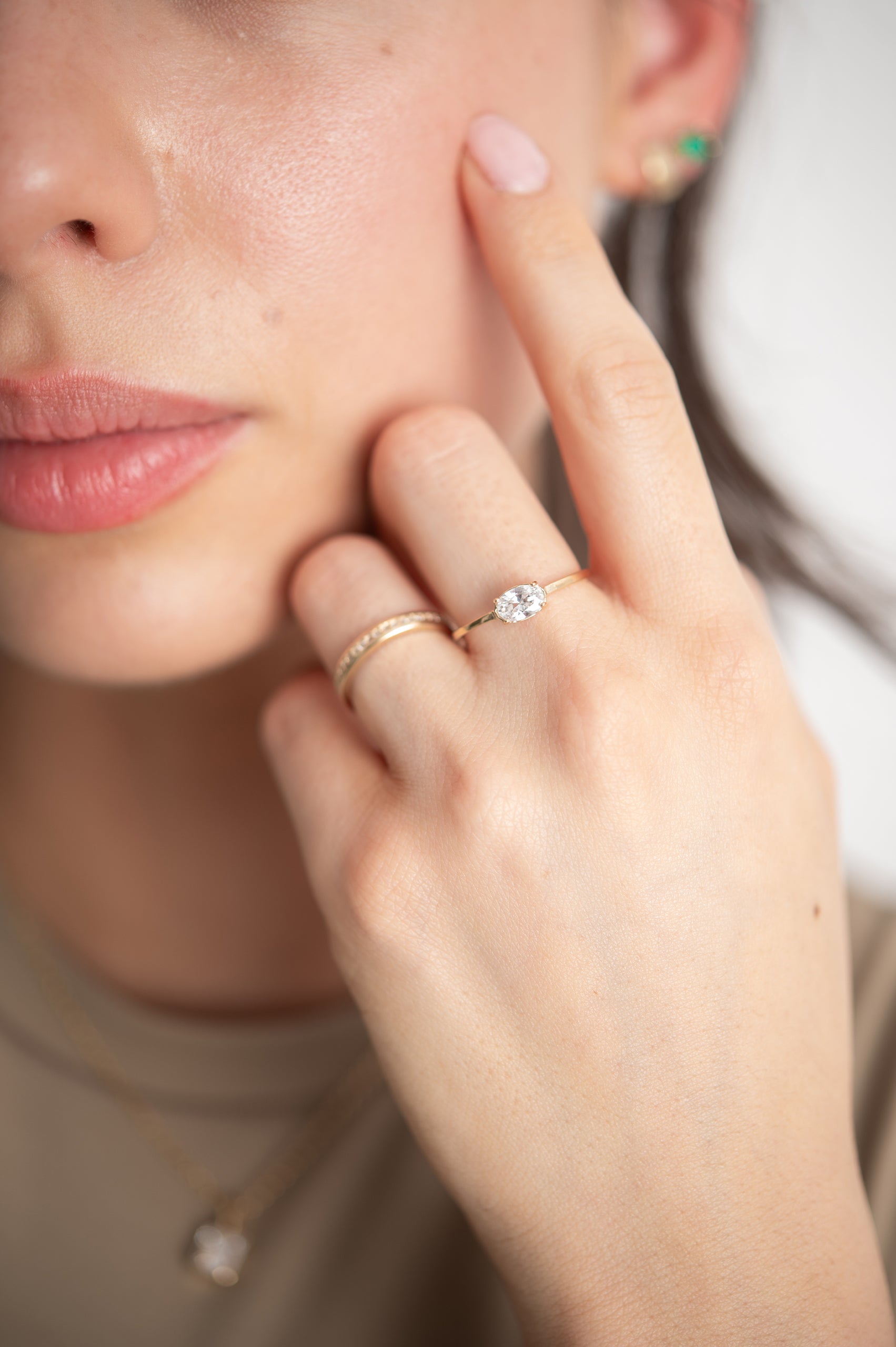 ANILLO PIEDRA BLANCA OVAL